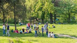 4 locuri cu iarbă verde din împrejurimile Bucureștiului, unde poți face un picnic alături de cei dragi
