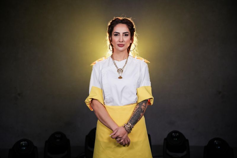 Nicoleta Sima, Chefi la cuțite