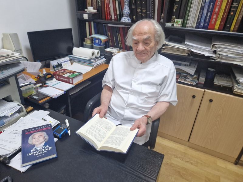 Leon Dănăilă  leon dănăilă, leon dănăilă biografie