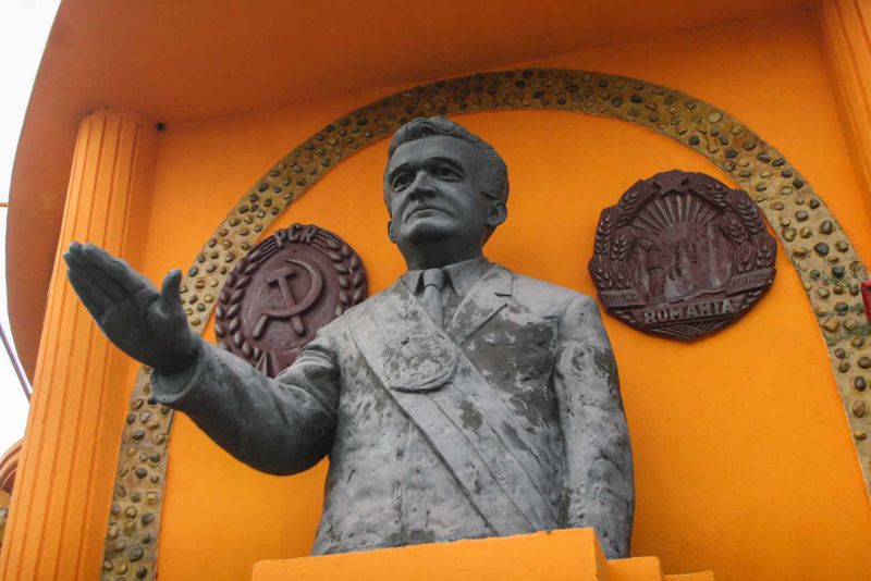 statuie nicolae ceausescu, 1 mai in comunism, ziua muncii 