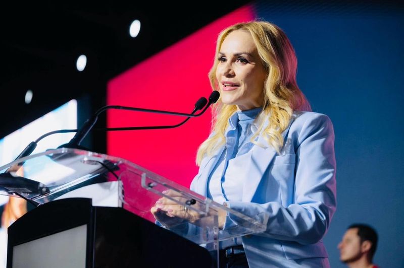 gabriela firea sacou albastru