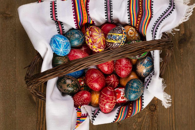 oua încondeiate, traditii de paste în maramures 