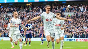 Micky van de ven, jucătorul celor de la Tottenham