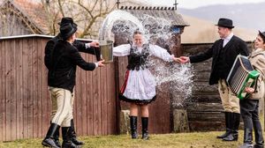 Tradiții în dimineața de Paște. Ce e bine să faci, conform unor vechi superstiții