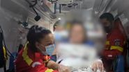 Florin Piersic în ambulanță, în drum spre Institutul de Boli Infecțioase „Matei Balș” din București 