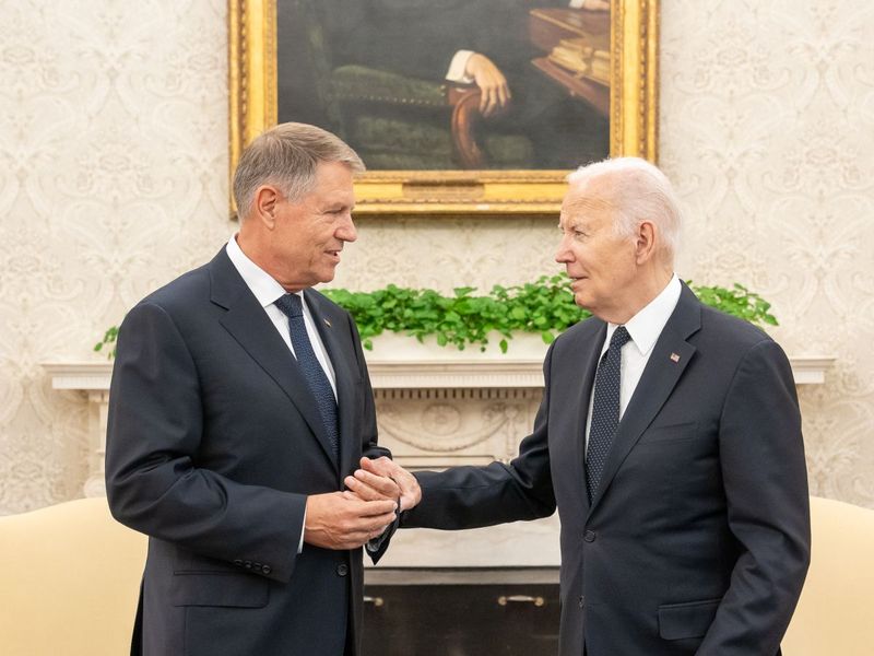 klaus iohannis si joe biden