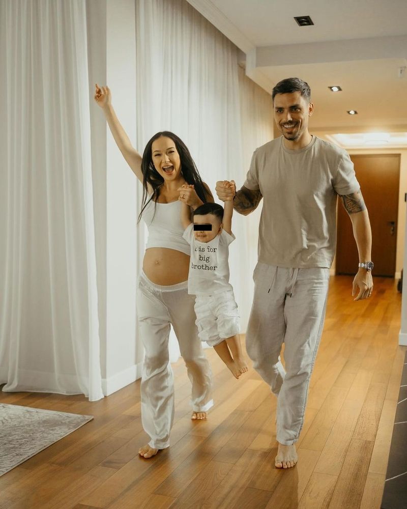 Vlăduța Lupău, alături de soțul ei, Adi Rus, și fiul lor, Iair vladuta lupau familie