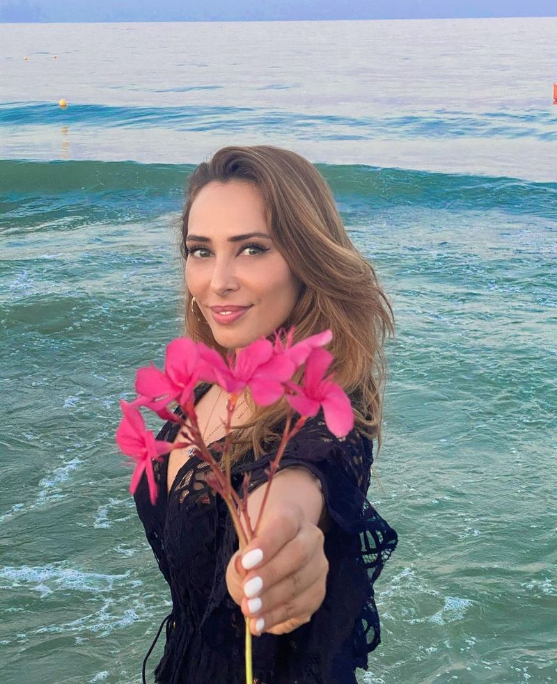 Iulia Vântur Iulia Vântur