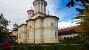 Biserica Sfinții Împărați Constantin și Elena, Mănăstirea Horezu