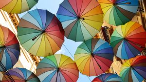 umbrele colorate