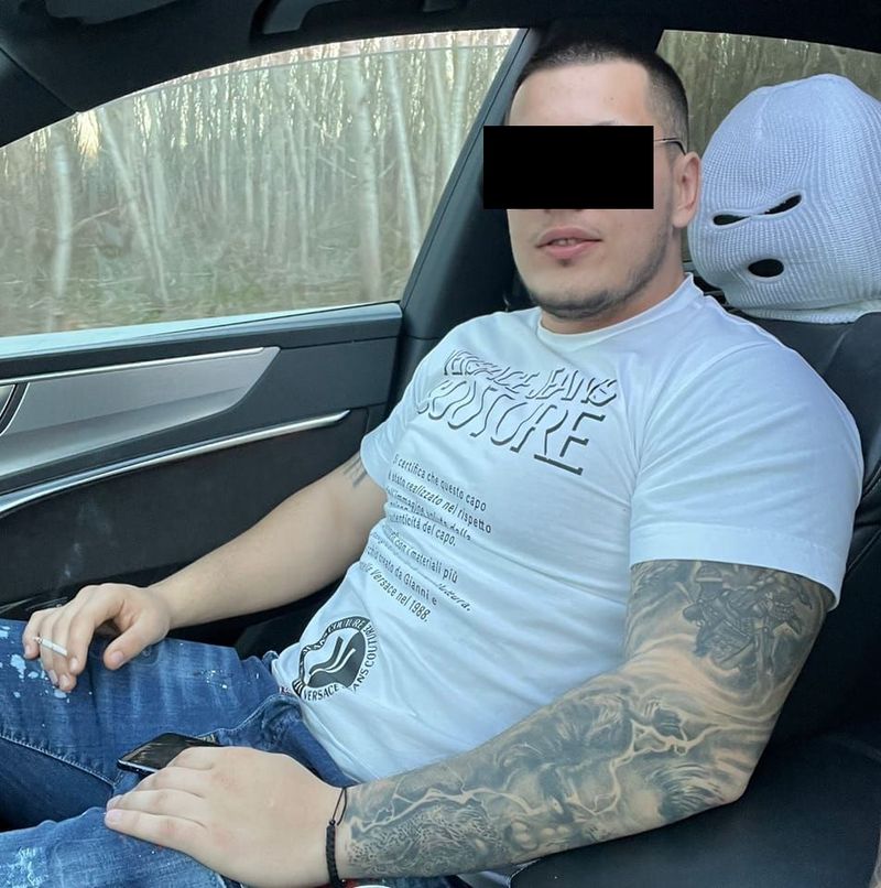 Gabriel, tânărul din Călărași care a fost stropit cu acid de baterie