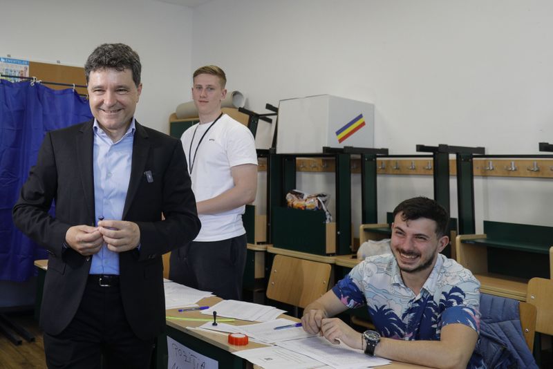 Nicușor Dan din nou primar