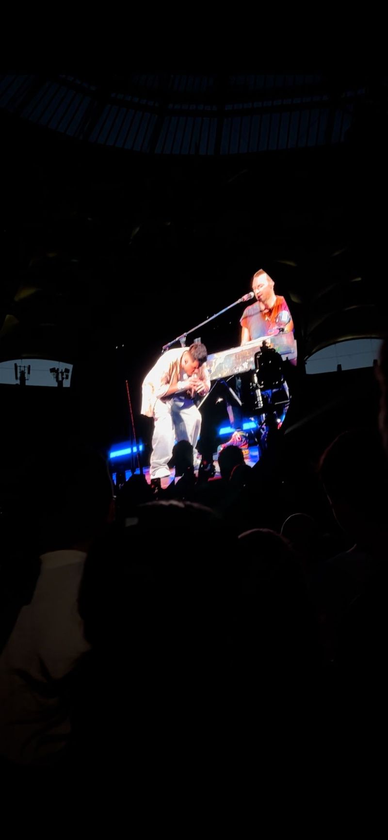 Babasha, pe scenă alături de trupa Coldplay