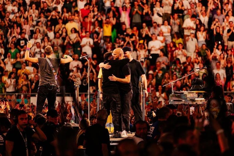 Babasha, pe scenă alături de trupa Coldplay