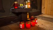 candele aprinse, lumanari, icoana, lumanarar