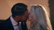 Laura Cosoi și Jorge, sărut în filmul „Retreat Vama Veche”
