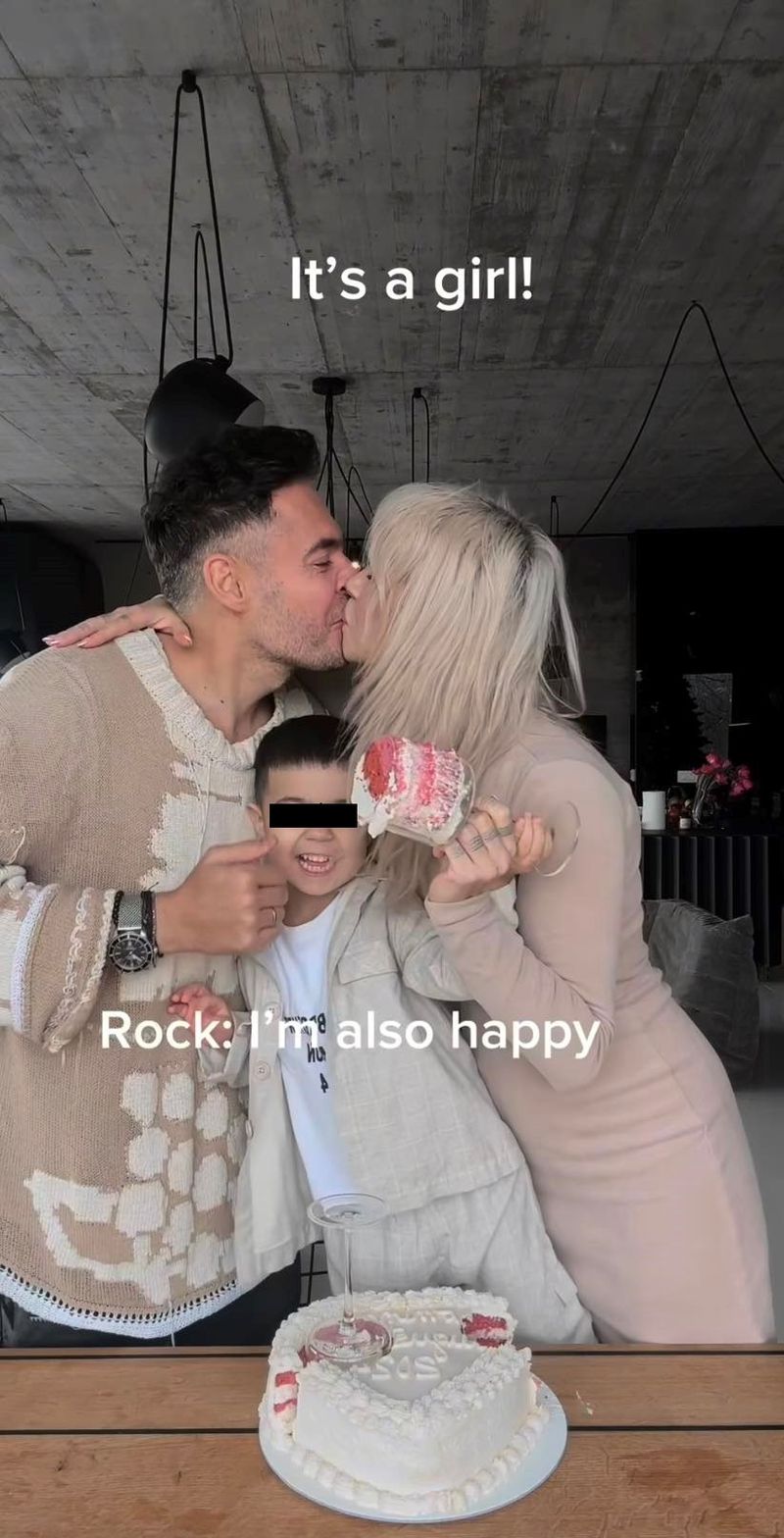 Alina Ceușan, alături de soțul și fiul său