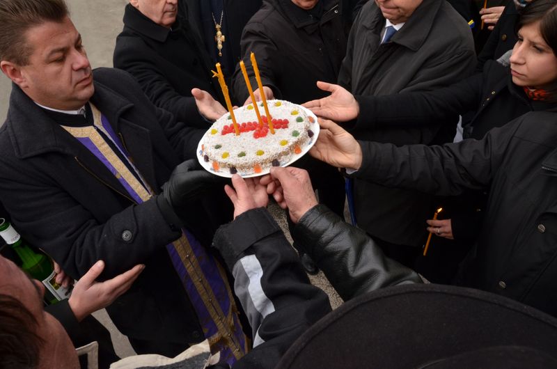 coliva, vesnica pomenire, preoti si enoriasi