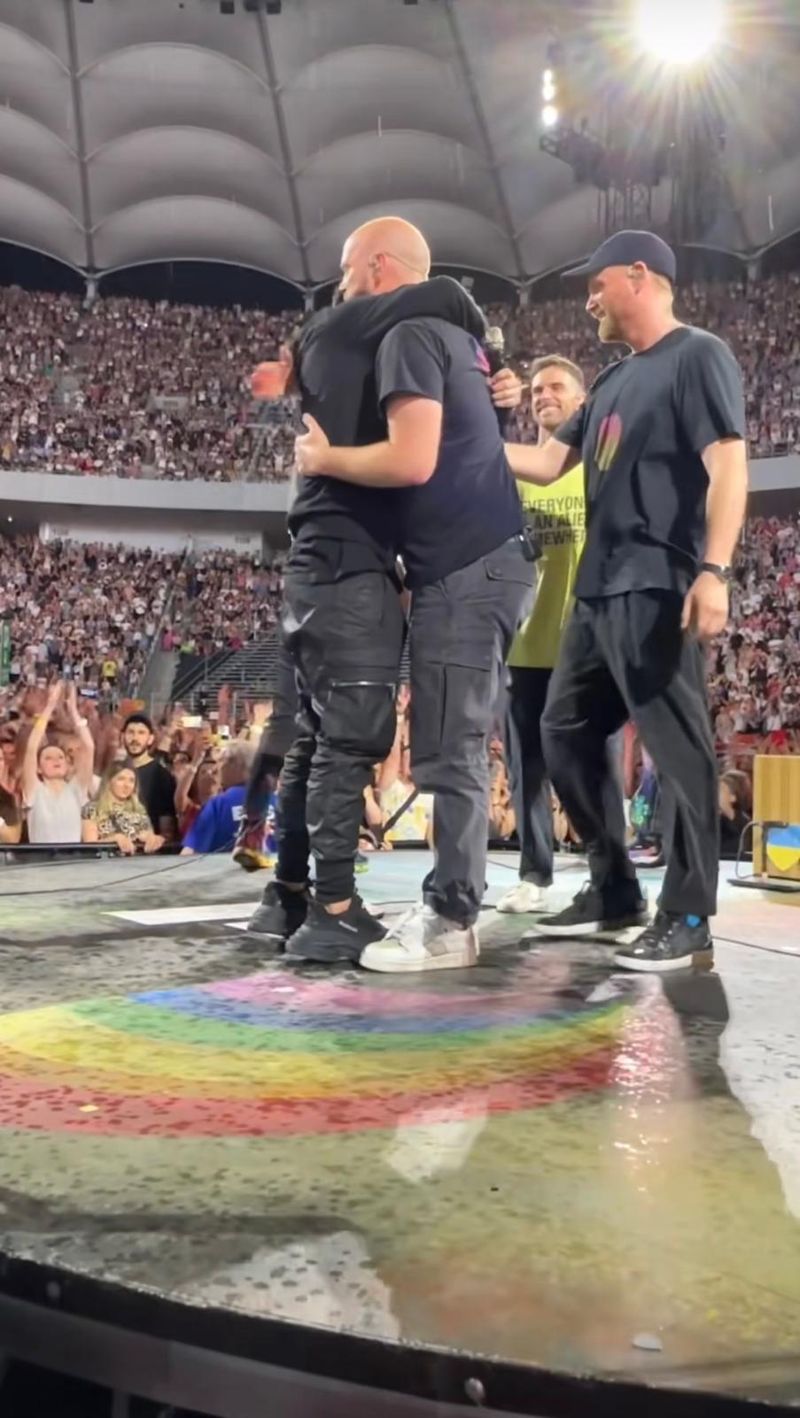 Babasha, pe scenă alături de trupa Coldplay