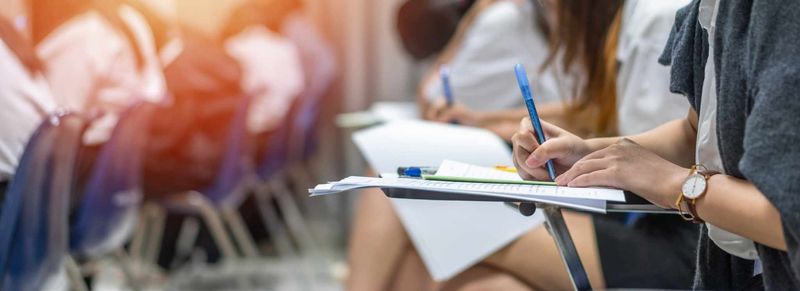 Elevi la examen