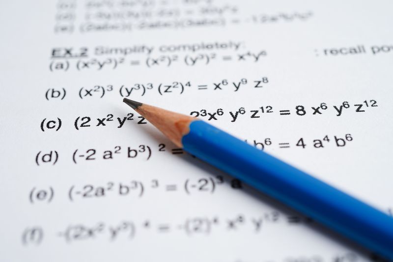Exerciții la matematică creion, foaie, exercitii la matematica