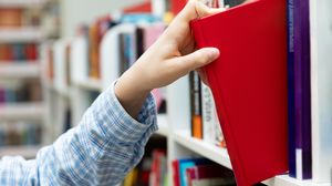 mana, biblioteca, carte, raft