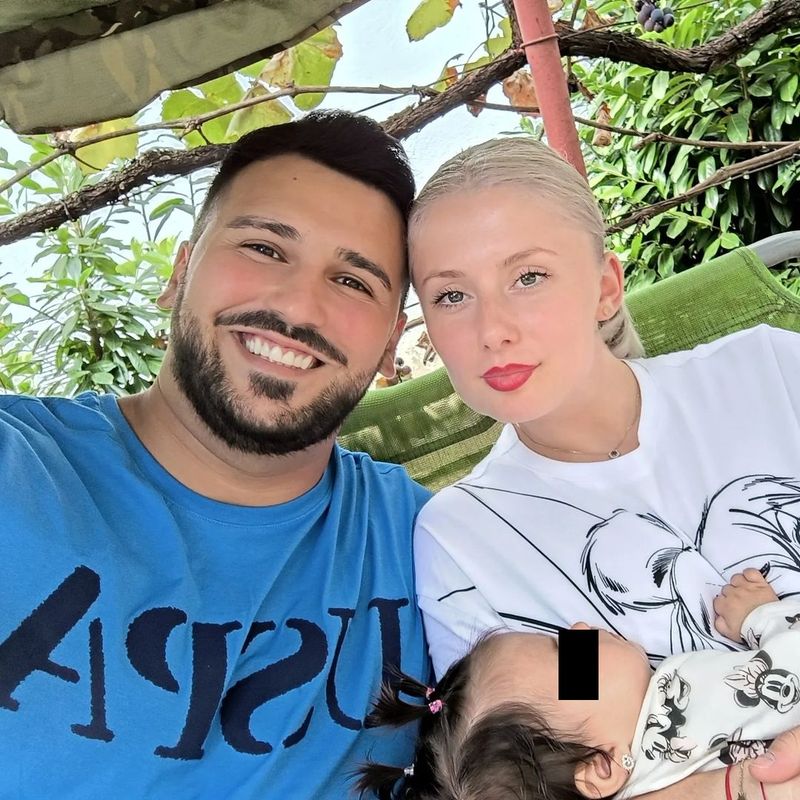 Giovana și Sese fetiță