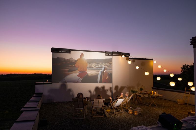 apus, cinema in aer liber