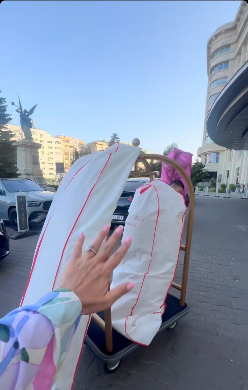 Rochiile de mireasă ale Andei Adam