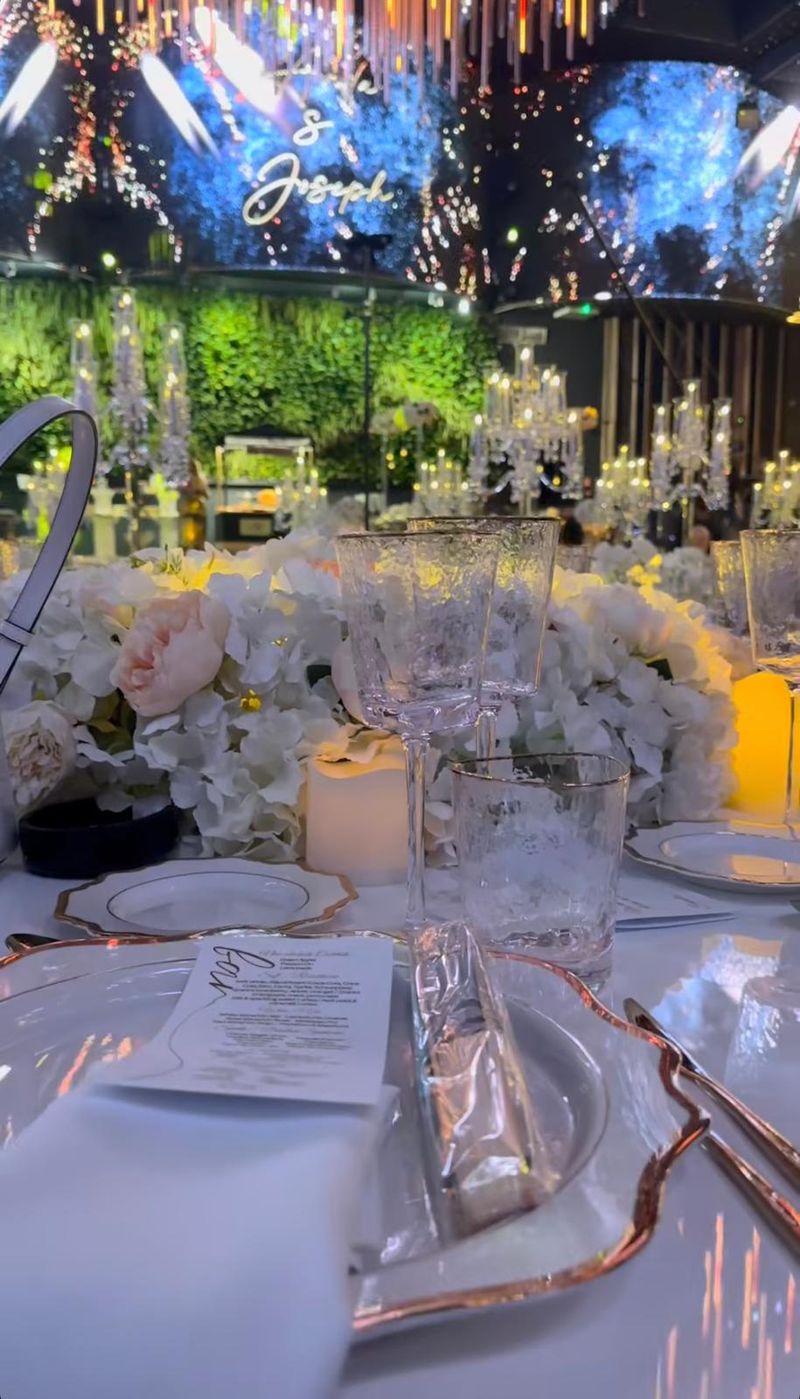 Decorul ales de Anda Adam și Yosif Mohaci pentru nunta lor Decorul ales de Anda Adam și Yosif Mohaci pentru nunta lor