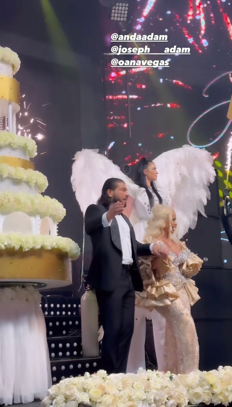 Momentul tortului la nunta Andei Adam cu Yosif Mohaci