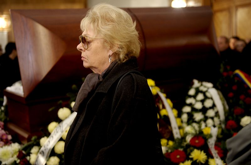 Ileana Stana Ionescu, coroane, priveghi