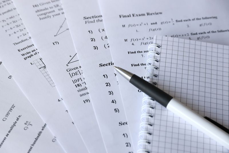 foi cu subiecte de examen