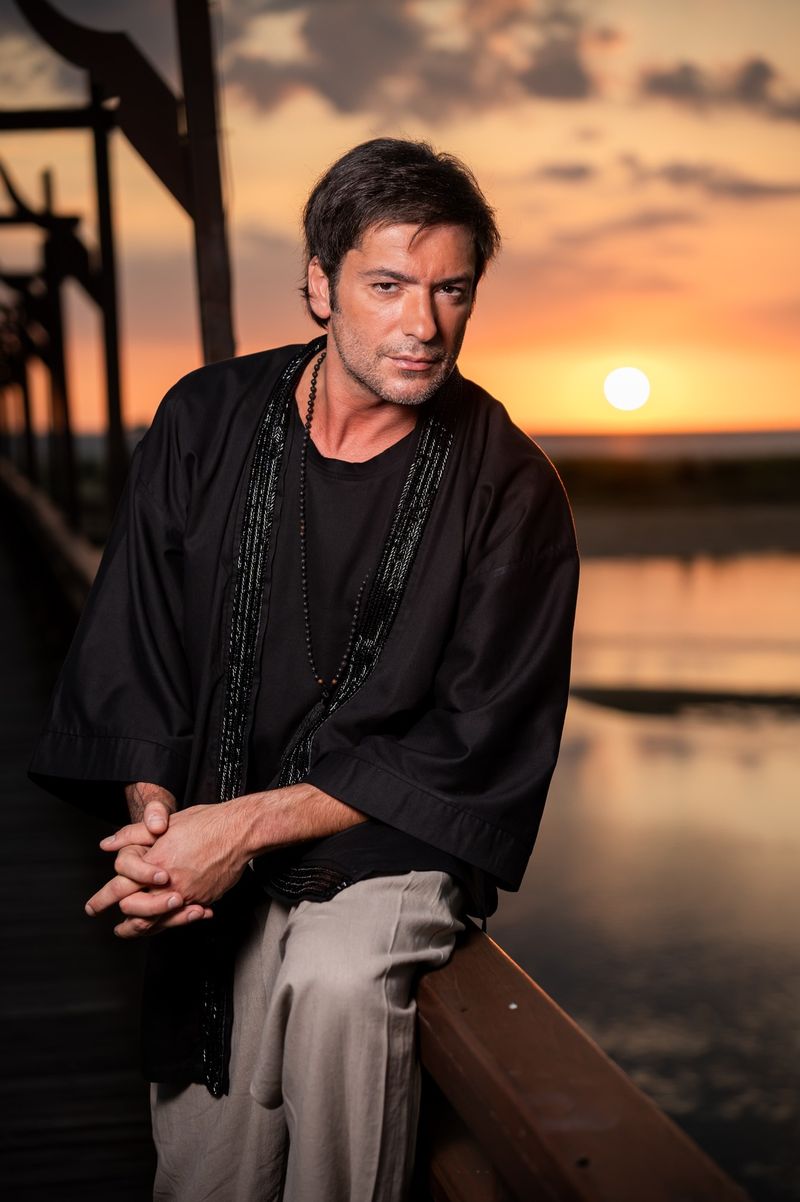 Radu valcan, apus, insula iubirii