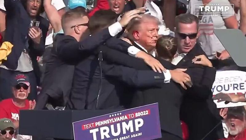 Momentul în care Donald Trump e împușcat donald trump