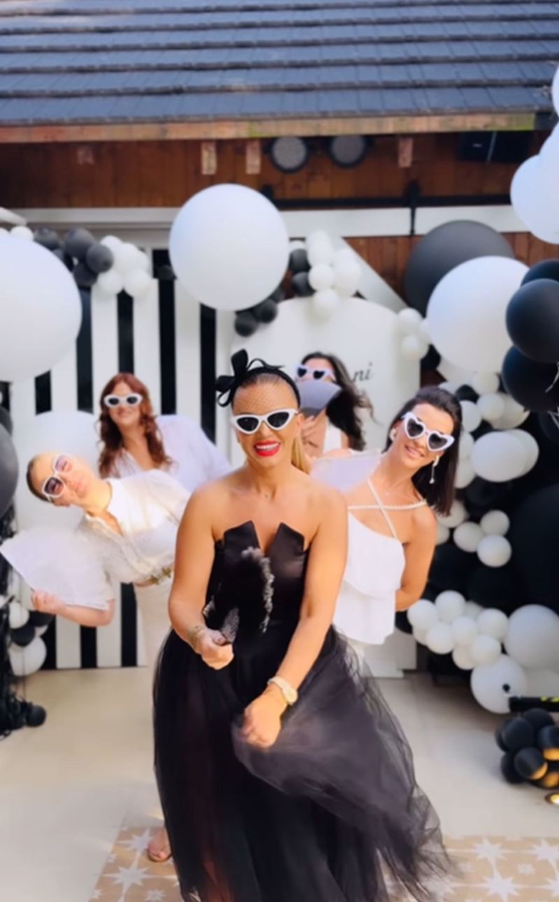 marcela fota zi nastere