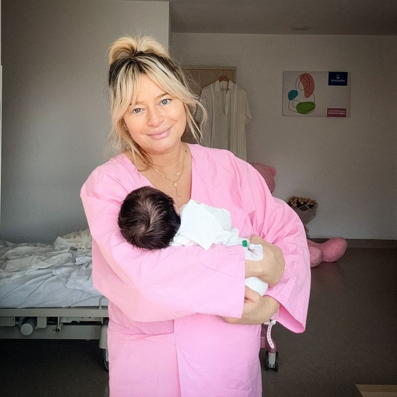 Laura Cosoi și familia sa