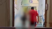 Momentul în care elevii sunt duși la spital