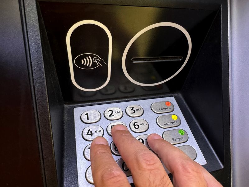 cifre, tastatura bancomat, mana