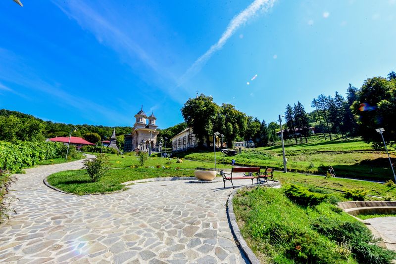 exterior, vara, manastirea nicula, romania