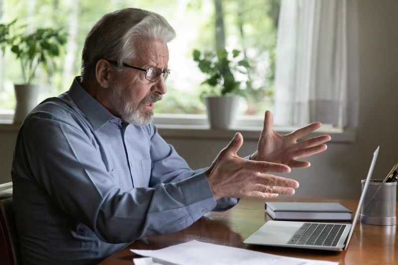 pensionar nervos, laptop