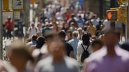 oameni pe strada, fete in blur