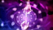 Cele 12 semne zodiacale, maini care se ating