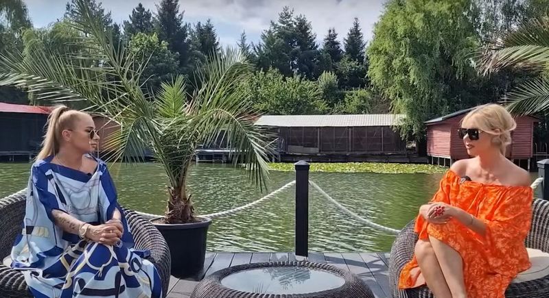 Anamaria Prodan și Cornelia Ionescu, în timpul interviului pentru WOWnews anamaria prodan cornelia ionescu