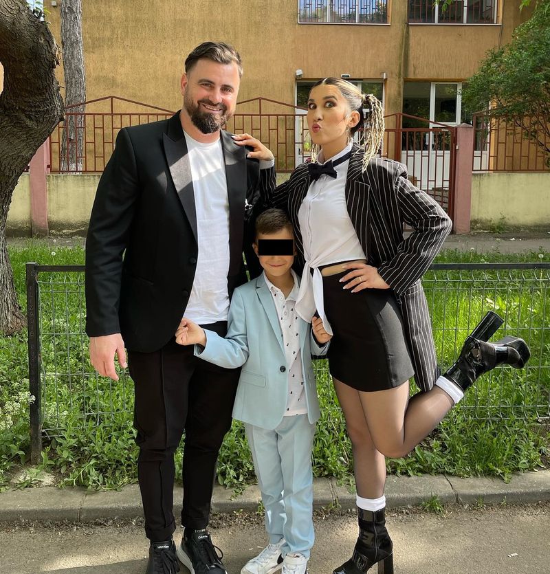 Adda, alături de familia sa