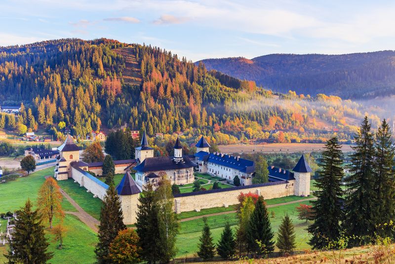manastire, toamna, romania
