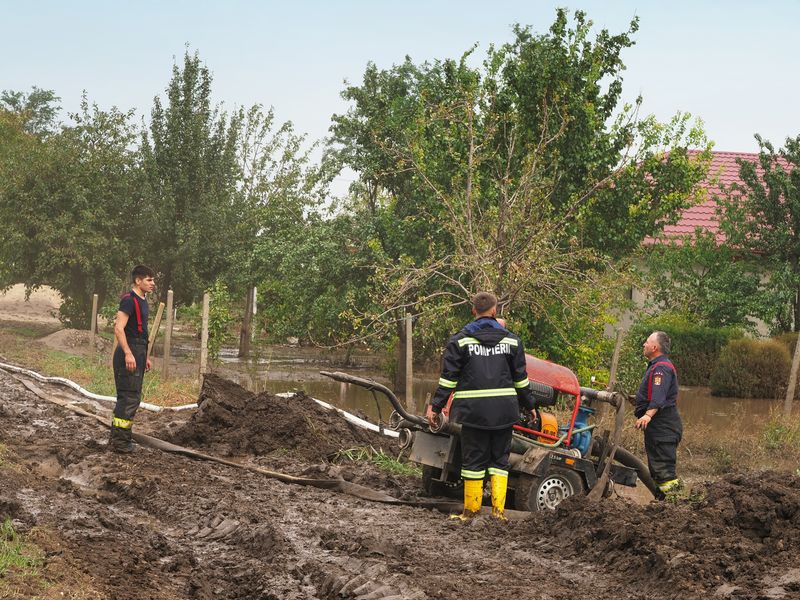noroi, pompieri, inundatii