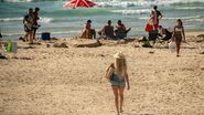 mare, plaja, femeie cu spatele