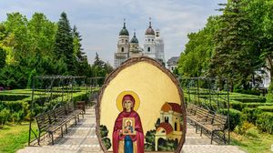Sfânta Parascheva, colaj, catedrala din iasi