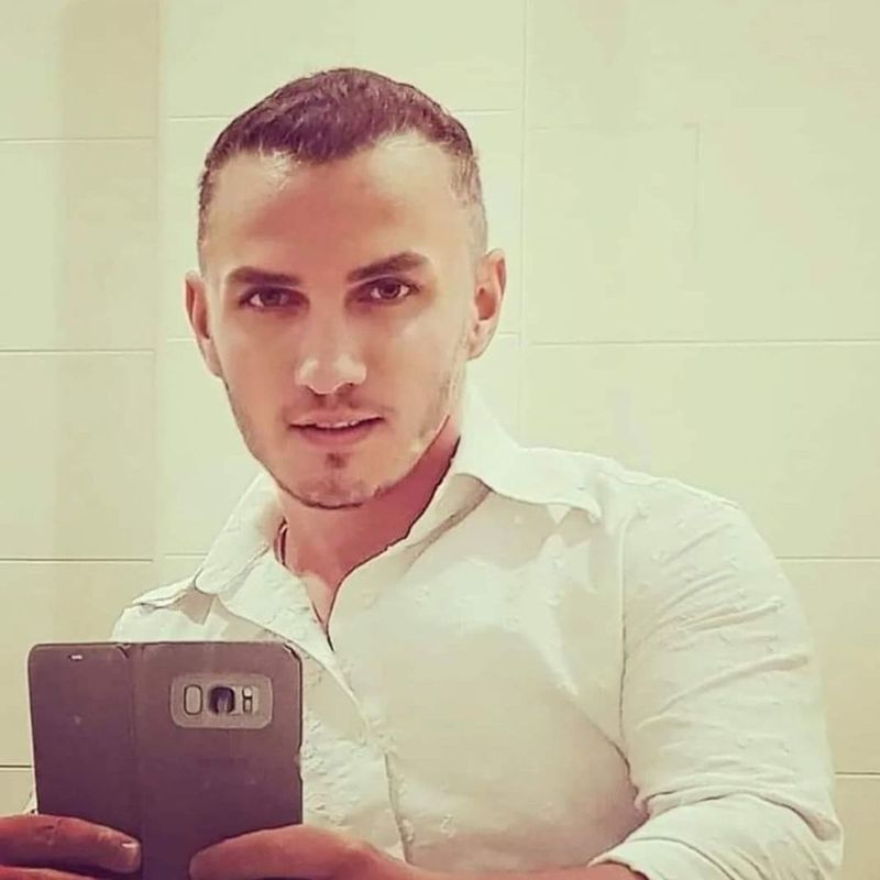 mihai traistariu selfie